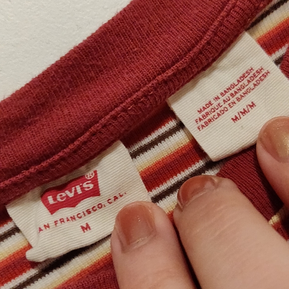 Levi's Red Striped T-Shirt - Picture 2 of 2